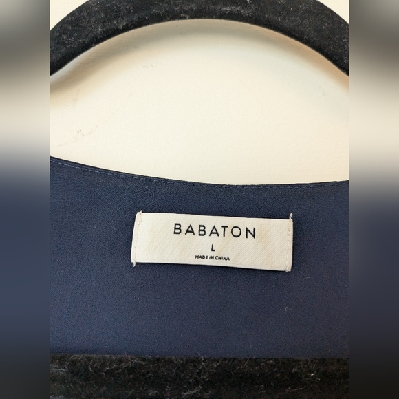 Babaton Randy Short Sleeve Blouse V Neckline Floral Sz L EUC - Picture 2 of 6